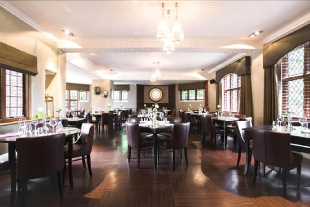 Seckford Hall Hotel & Spa Вудбридж Экстерьер фото