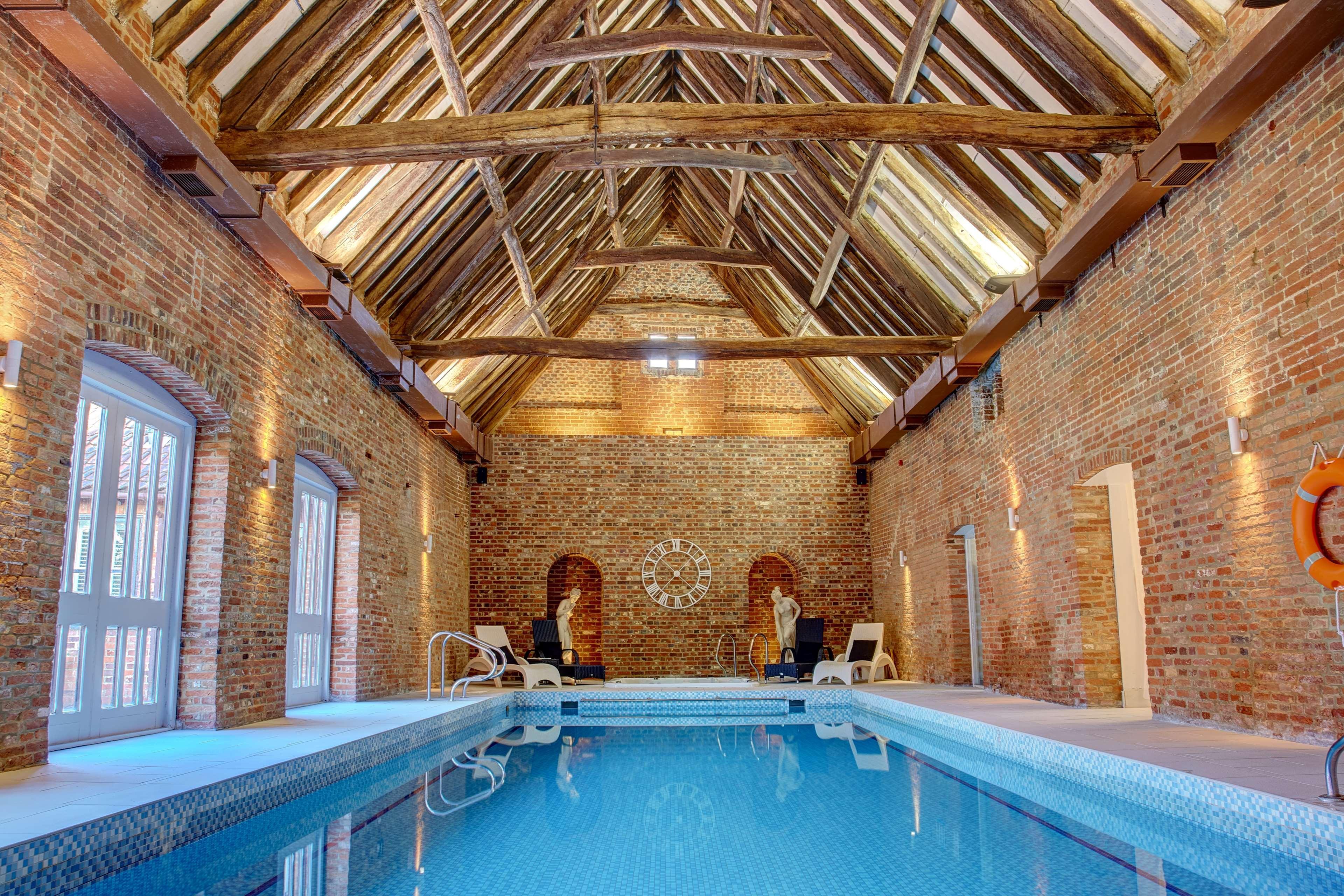 Seckford Hall Hotel & Spa Вудбридж Экстерьер фото