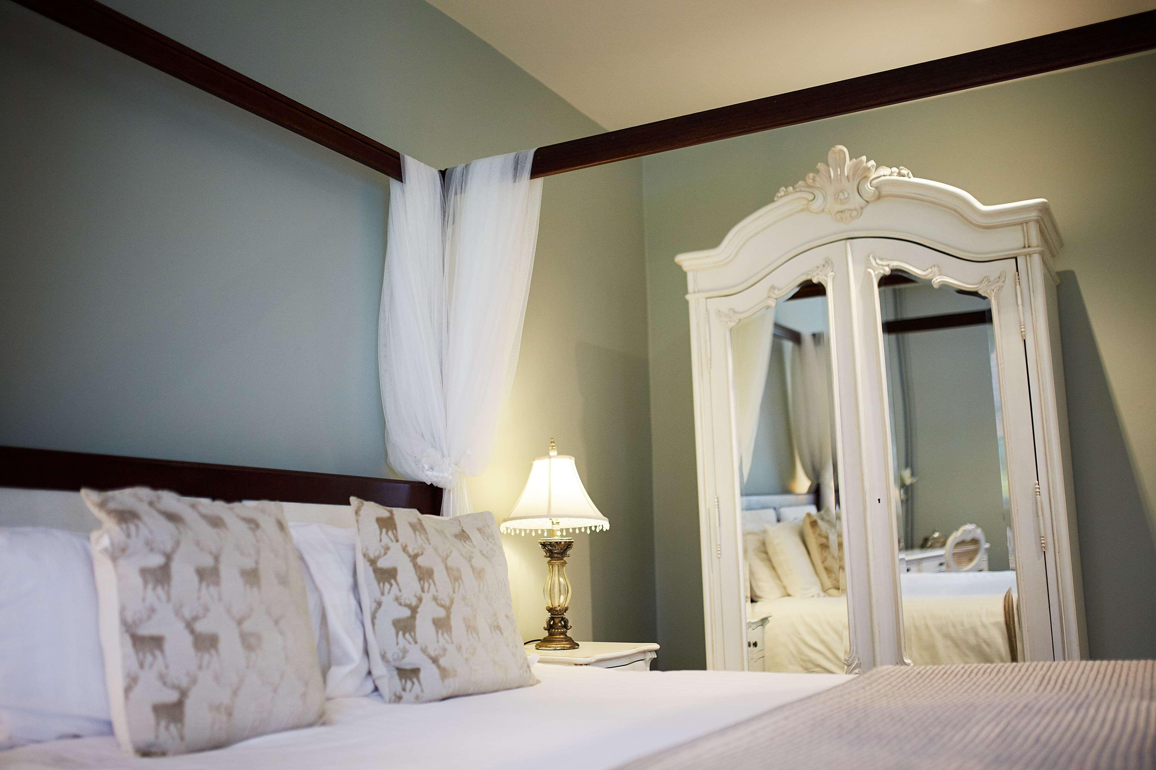 Seckford Hall Hotel & Spa Вудбридж Экстерьер фото