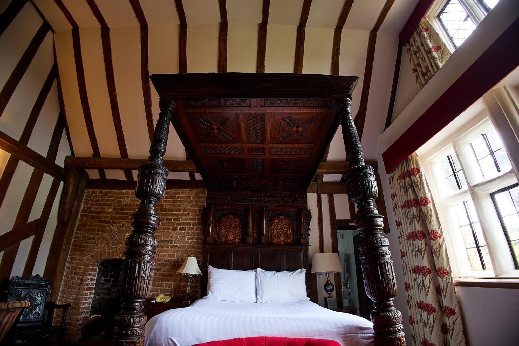 Seckford Hall Hotel & Spa Вудбридж Экстерьер фото