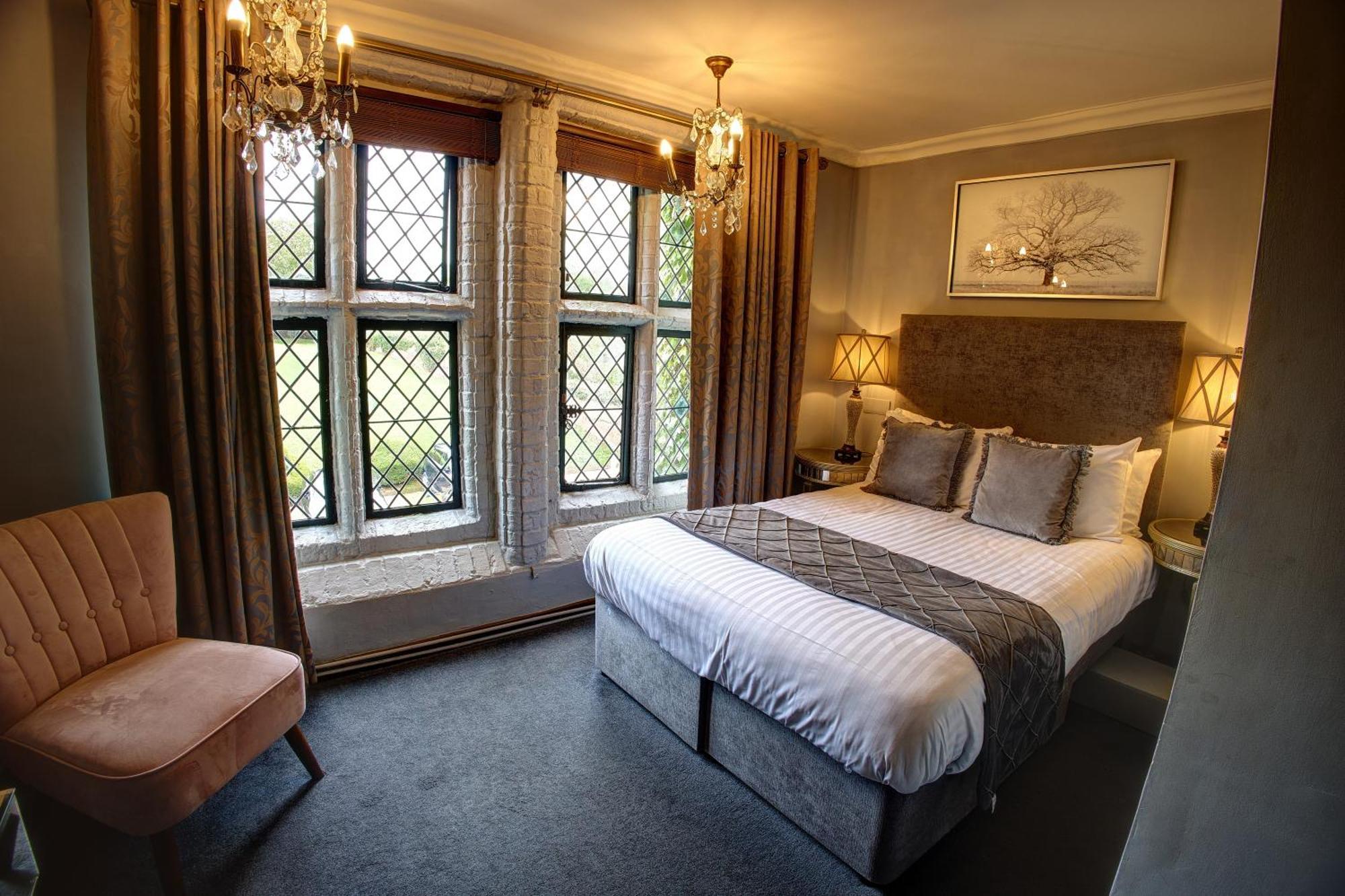 Seckford Hall Hotel & Spa Вудбридж Экстерьер фото