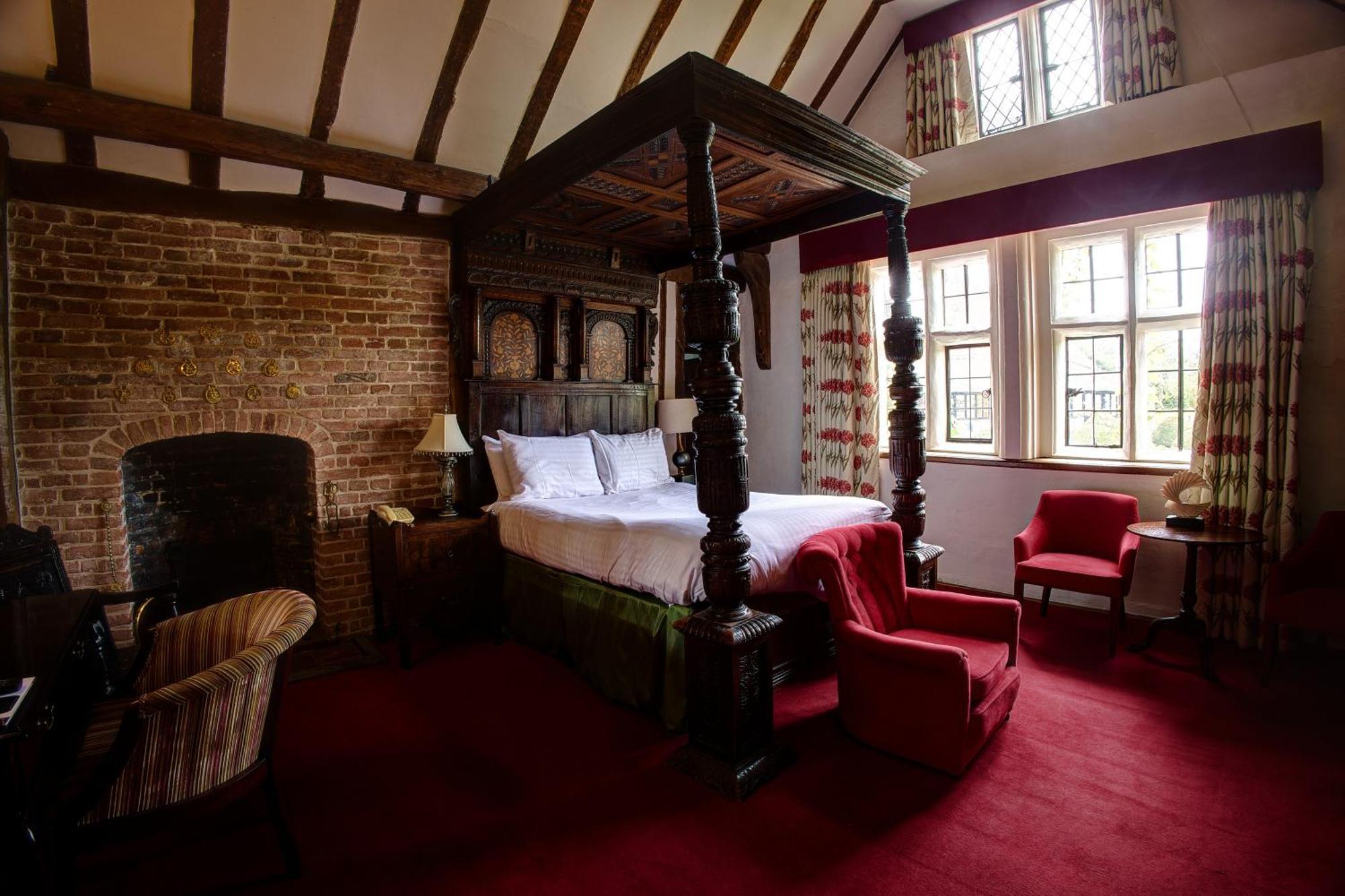 Seckford Hall Hotel & Spa Вудбридж Экстерьер фото