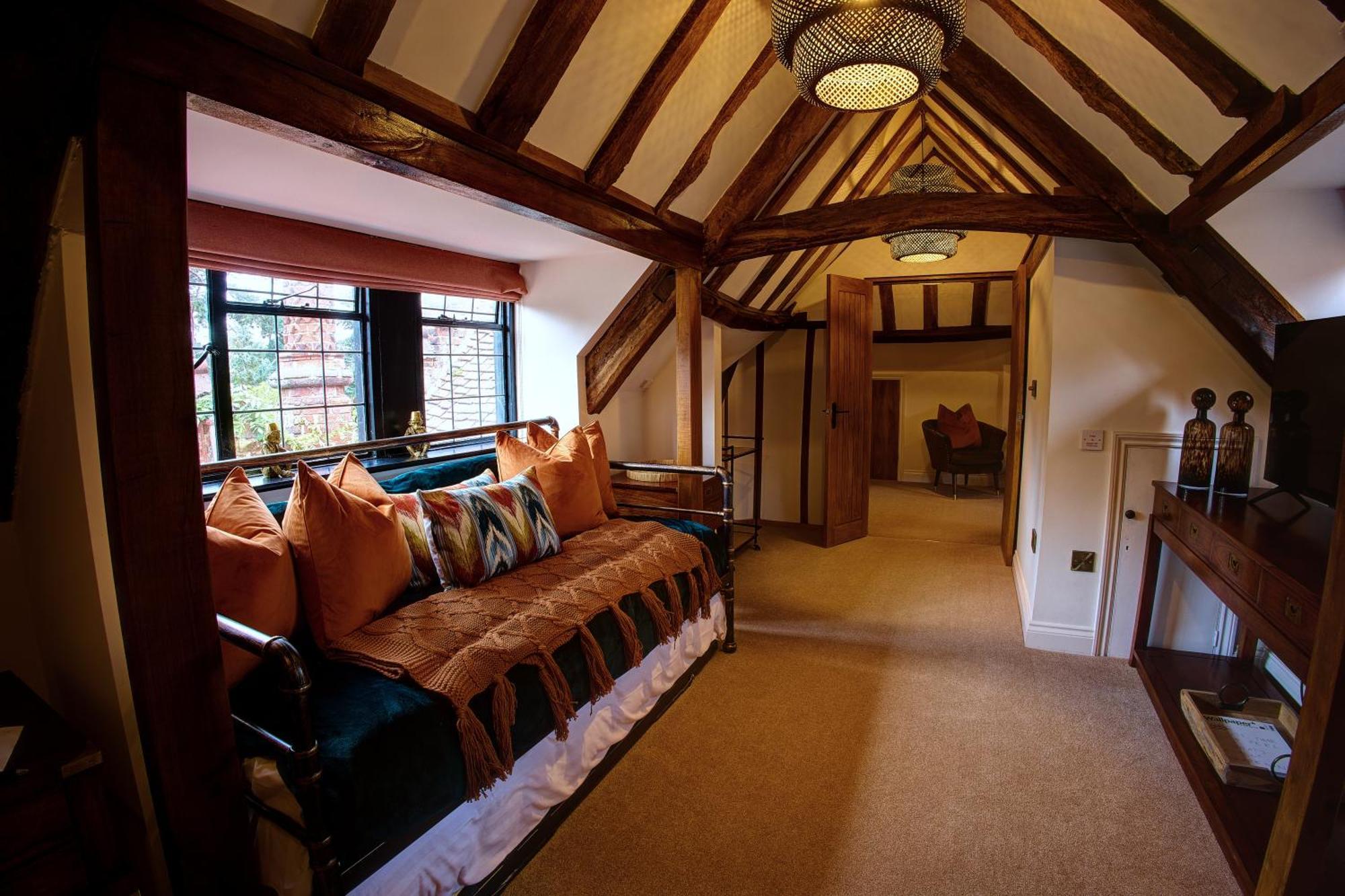 Seckford Hall Hotel & Spa Вудбридж Экстерьер фото