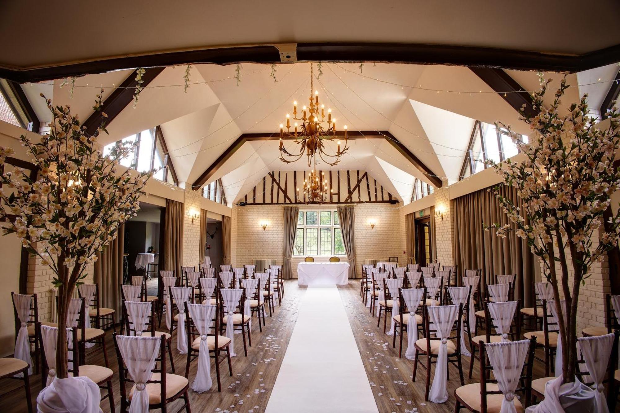Seckford Hall Hotel & Spa Вудбридж Экстерьер фото