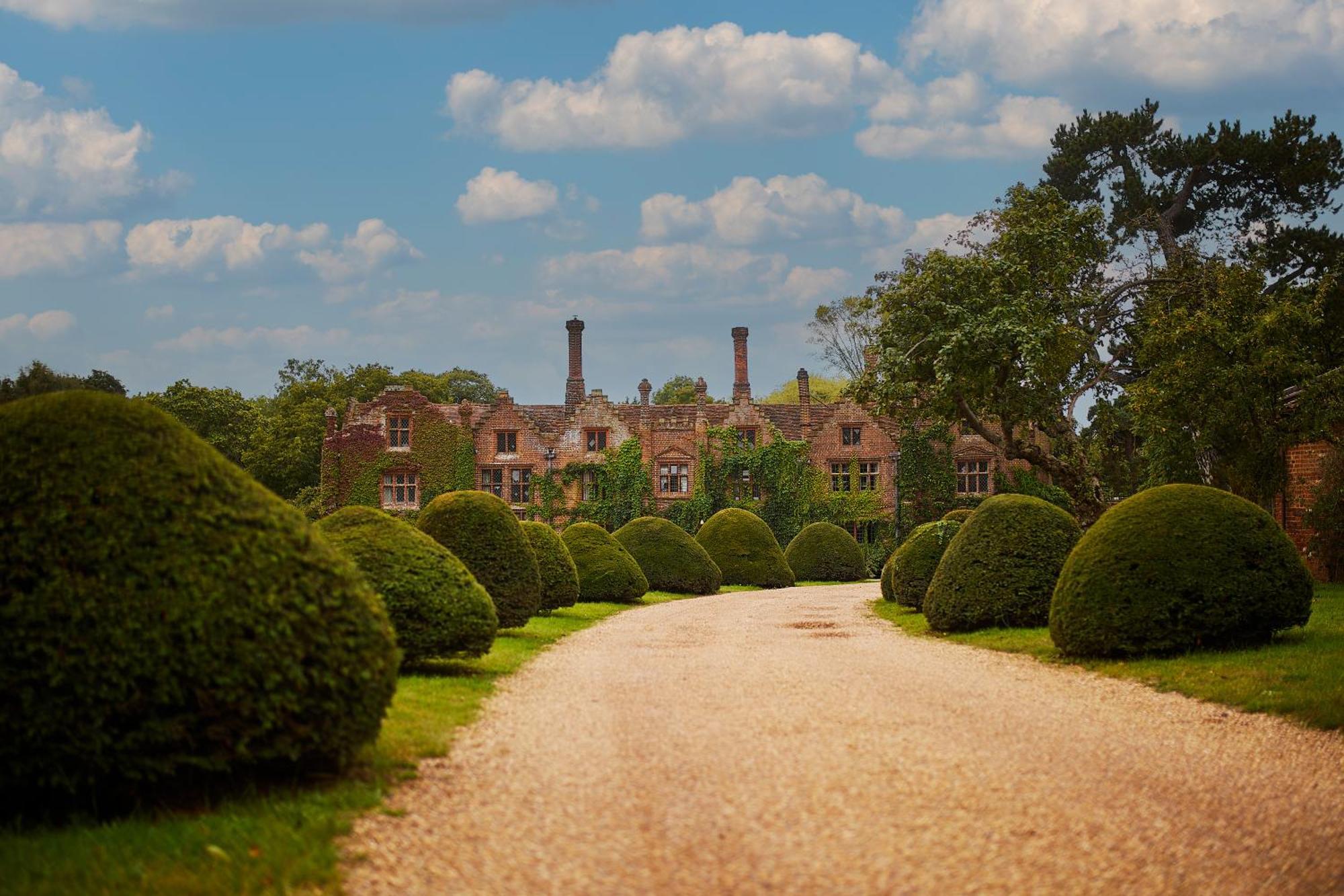 Seckford Hall Hotel & Spa Вудбридж Экстерьер фото