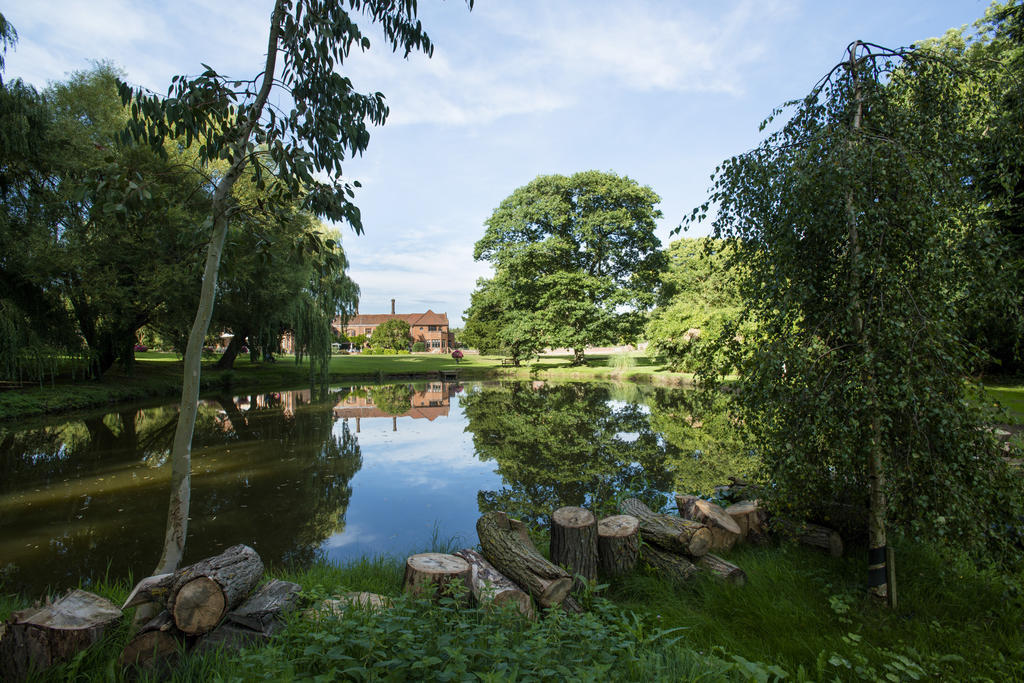 Seckford Hall Hotel & Spa Вудбридж Экстерьер фото